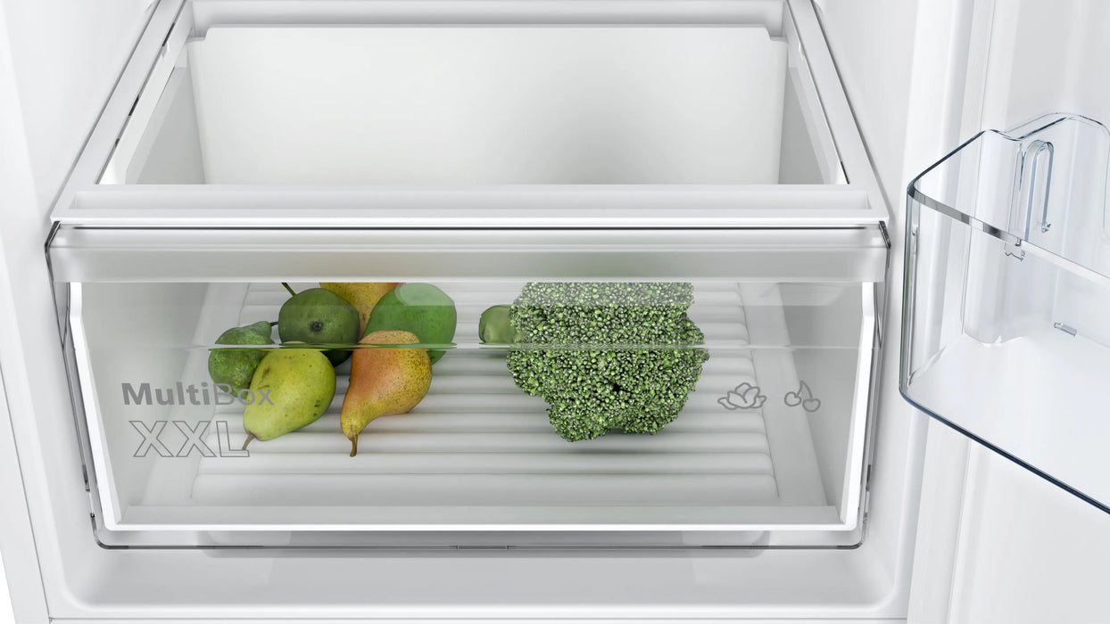 Bosch Series 2, built-in fridge-freezer with freezer at bottom, 177.2 x 54.1 cm, flat hinge | BSH KIN86NFE0G