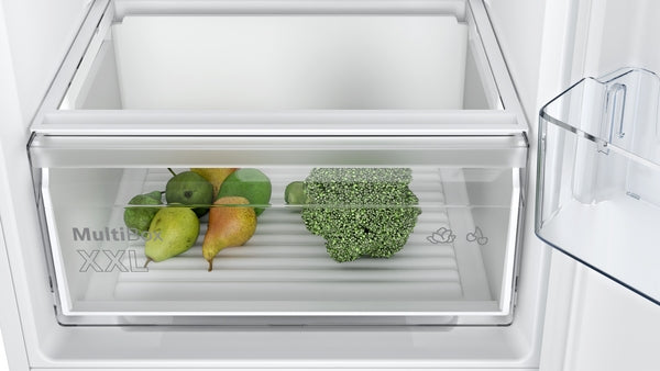 Bosch Series 2, built-in fridge-freezer with freezer at bottom, 177.2 x 54.1 cm, flat hinge | BSH KIN85NFE0G