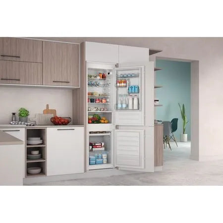 Indesit Push&Go 70/30 273L Integrated Fridge Freezer | INC18D011B1
