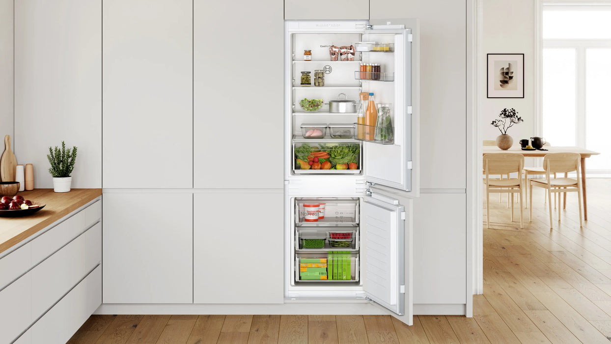 Bosch Series 2, built-in fridge-freezer with freezer at bottom, 177.2 x 54.1 cm, flat hinge | BSH KIN86NFE0G