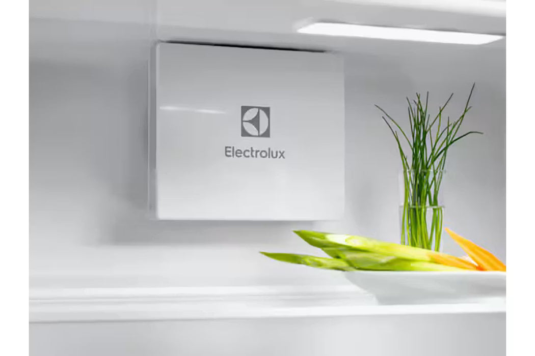 Electrolux 600 Series 310L Integrated Larder Fridge - White | KRD6DE18C