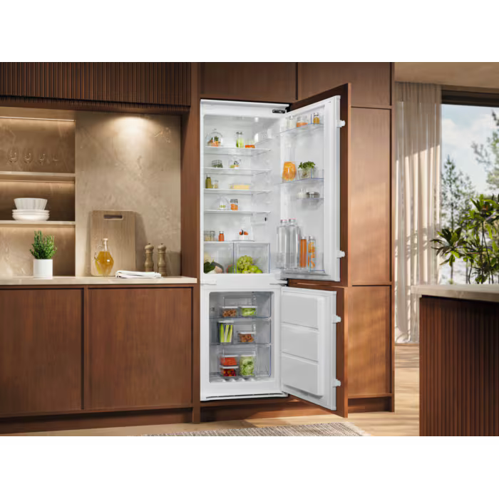 Electrolux 600 TwinTech No Frost Integrated 195/62Lt Fridge Freezer | LNT6NE18S