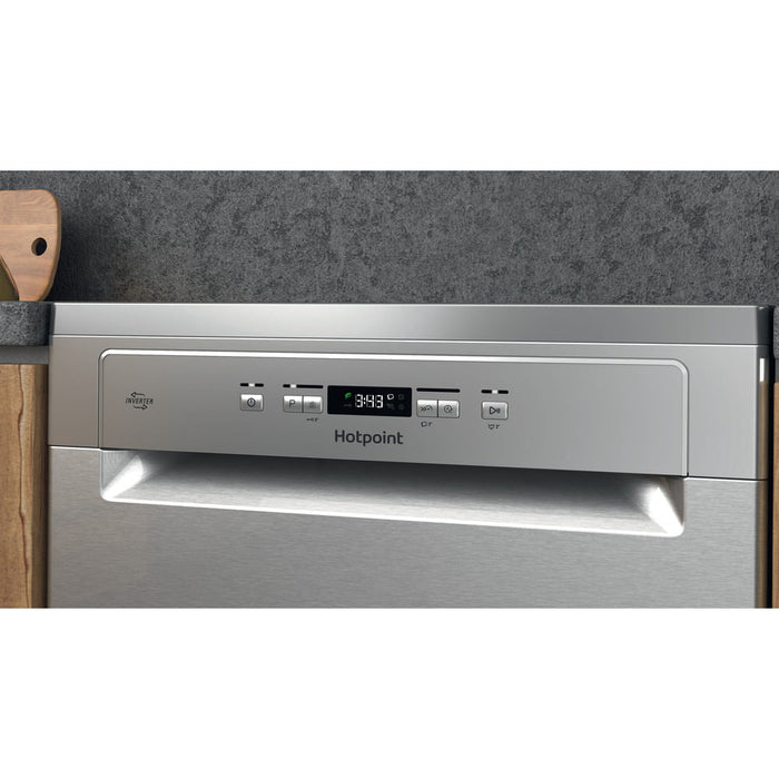 Hotpoint Freestanding Full Size Dishwasher with Rapid Wash - Silver | HP2FFC14BN6XUK