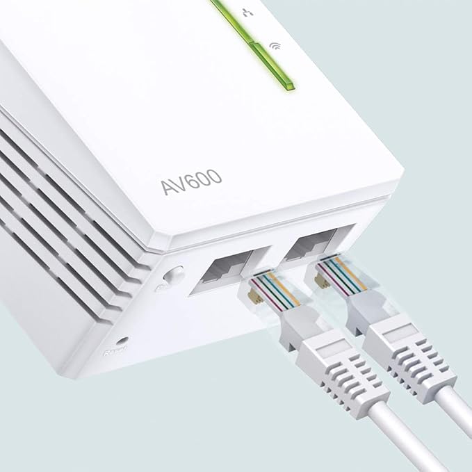 TP-Link AV600 Powerline & Wi-Fi Extender - White | TL-WPA4220V1.20