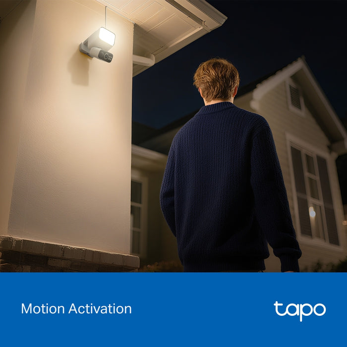 TP-Link Tapo 2K Solar-Powered Floodlight Pan/Tilt Security Camera with Solar Panel | TC50 KIT