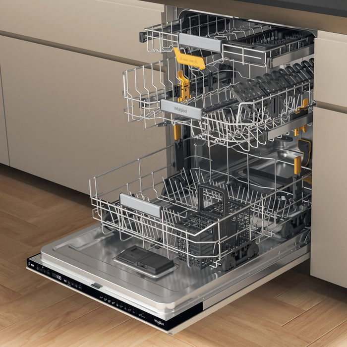 Whirlpool MaxiSpace 14 Place Settings Built In Dishwasher | W8IHP42LUK