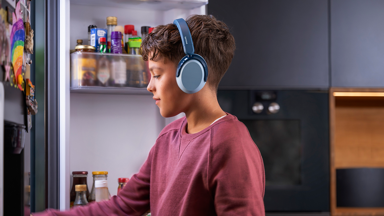 Philips 5000 Series Kids Wireless ANC Over-Ear Headphones - Real Teal | TAK5500RT/00