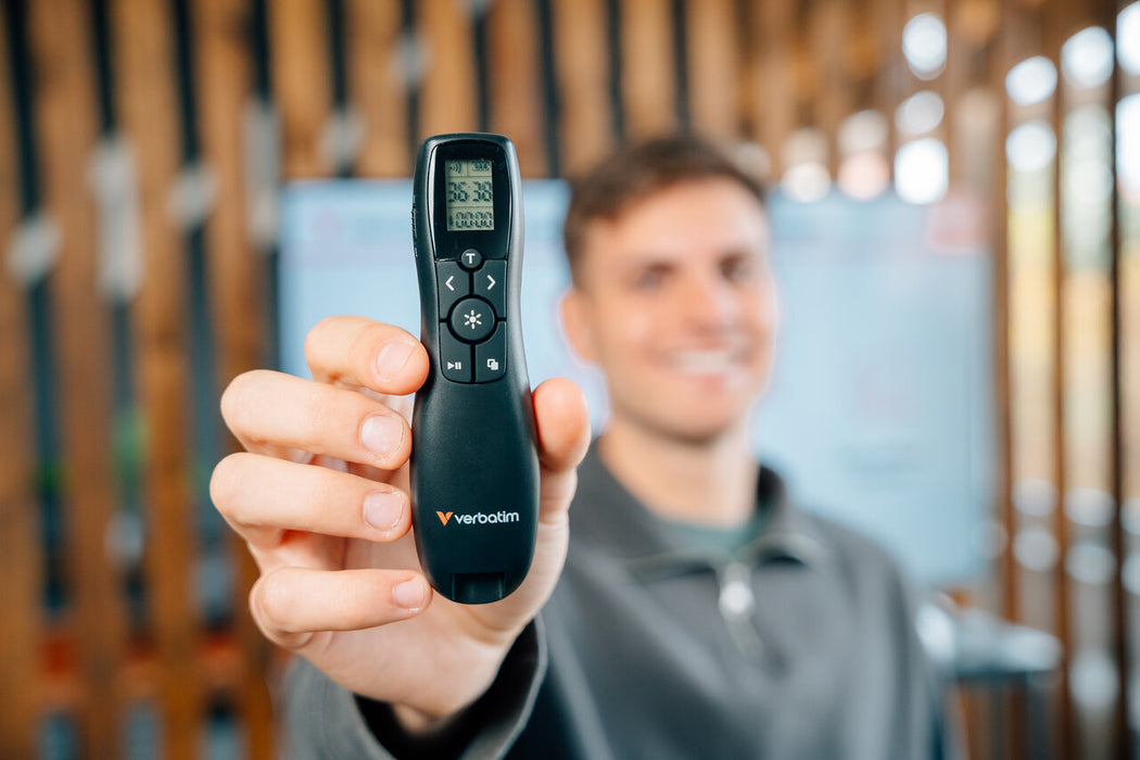 Verbatim Keynote Wireless Presenter with LCD Display | 32364