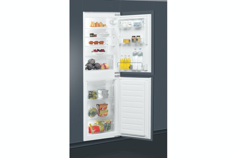 Whirlpool 50/50 Integrated Low Frost Fridge Freezer 177 x 54 cm | ART4550SF1